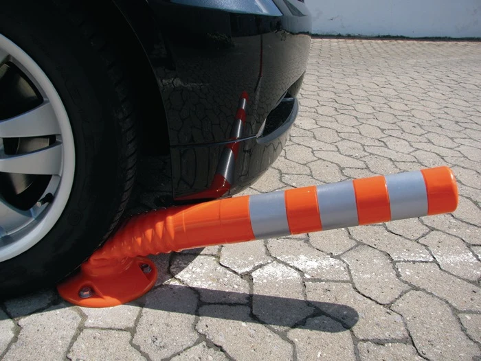Słupek bariery ( 9000490022 ) czarno-żółty z tworzywa sztucznego Ø 80 mm Wysokość nad podłogą = 750 mm