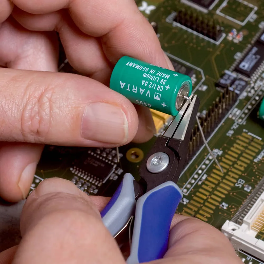 Precyzyjne szczypce płaskie do elektroniki KNIPEX Długość całkowita 135 mm ( 4000810826 )