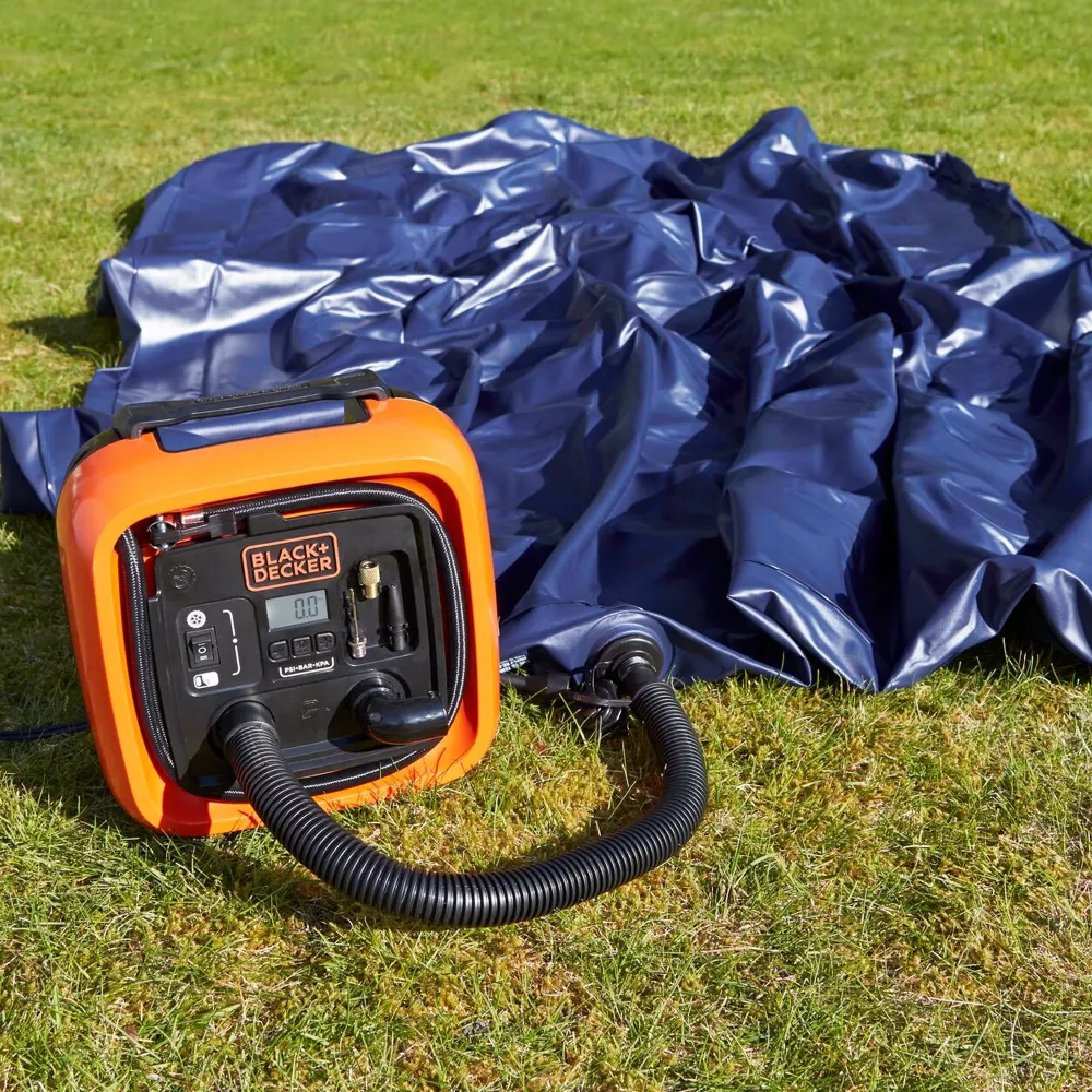 Kompresor przenośny Black+Decker ASI400-XJ
