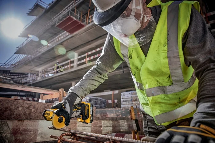 Akumulatorowa przecinarka do wielu materiałów Dewalt DCS438N ( 8001414501 ) 18 V