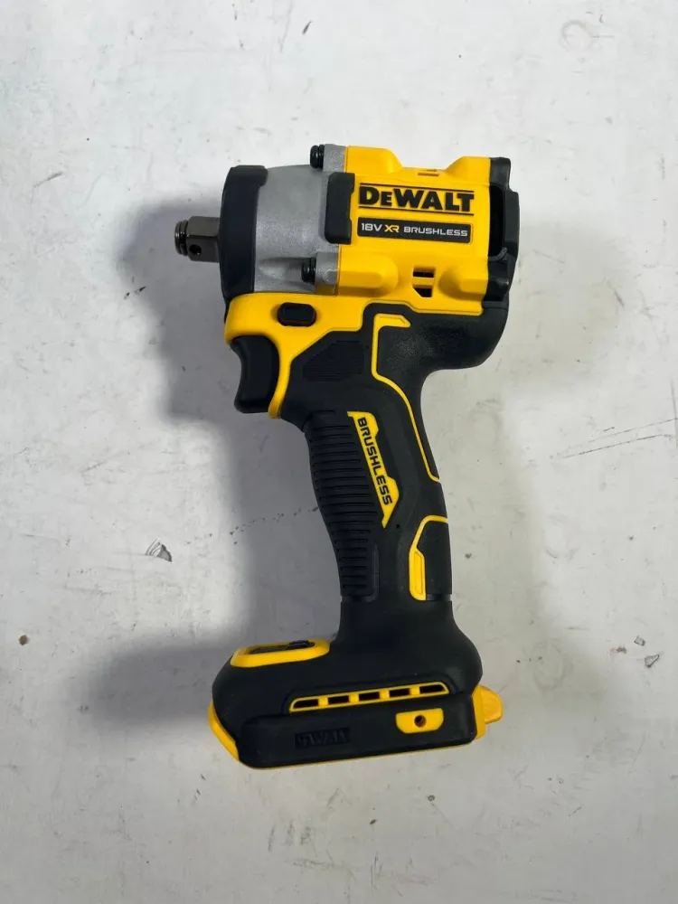 Akumulatorowy klucz udarowy DeWalt DCF 921 NT 18 V 400 Nm 1/2" bezszczotkowy + TSTAK - bez akumulatora, bez ładowarki