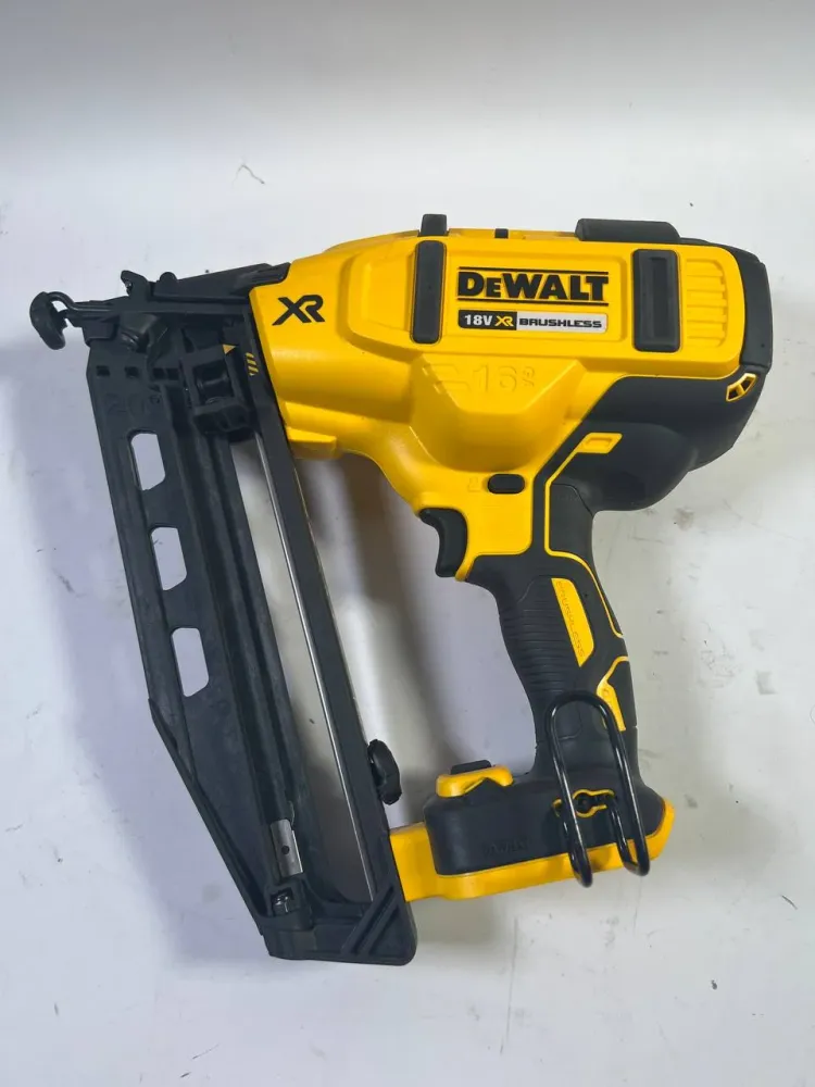 DeWalt DCN 660 N gwoździarka akumulatorowa 18V 32 - 63mm bezszczotkowa solo - bez akumulatora, bez ładowarki