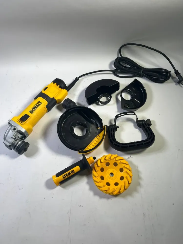 DeWalt DWE 4257 KT Szlifierka do betonu / szlifierka kątowa 1500 W z tarczą garnkową w walizce TStak