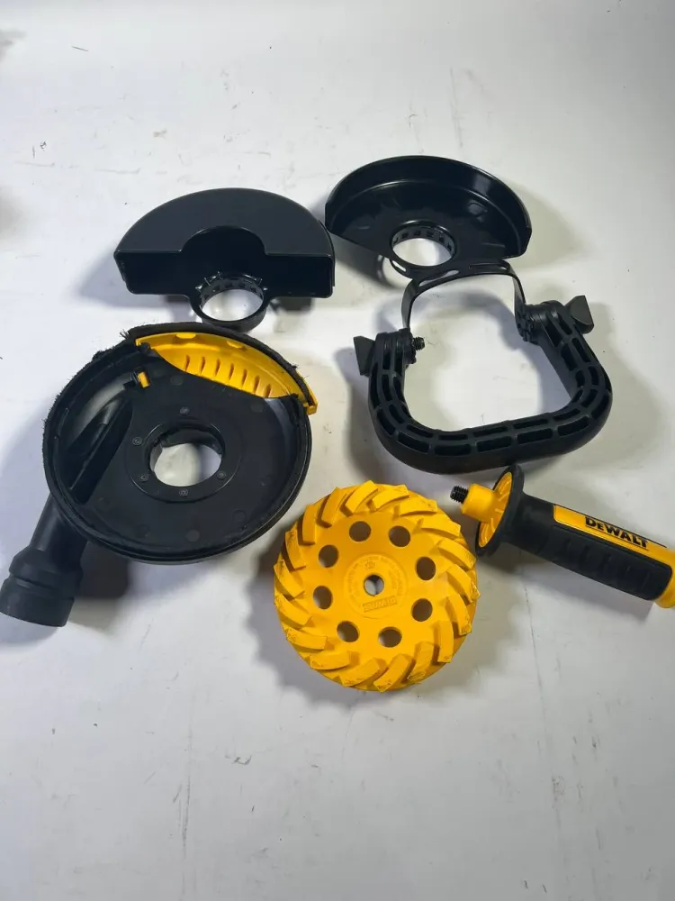 DeWalt DWE 4257 KT Szlifierka do betonu / szlifierka kątowa 1500 W z tarczą garnkową w walizce TStak