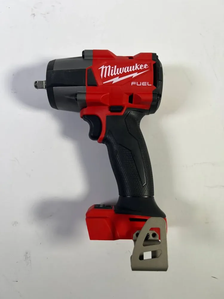 Milwaukee M18 FMTIW2F38-0 Akumulatorowy klucz udarowy 18 V 745 Nm 3/8" Brushless Solo - bez akumulatora, bez ładowarki