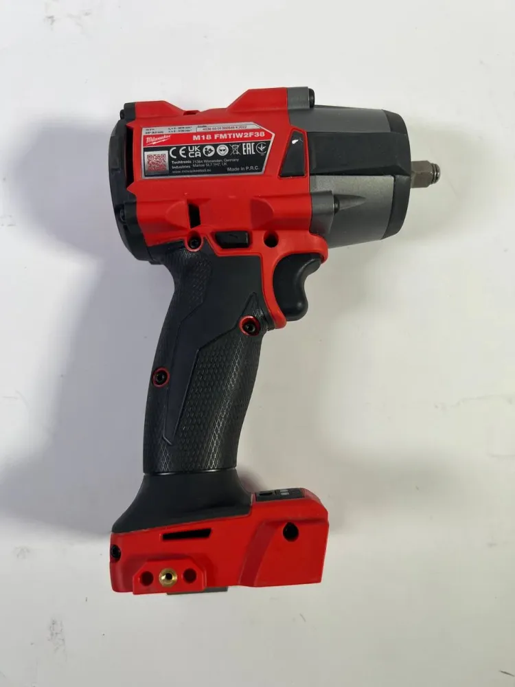 Milwaukee M18 FMTIW2F38-0 Akumulatorowy klucz udarowy 18 V 745 Nm 3/8" Brushless Solo - bez akumulatora, bez ładowarki