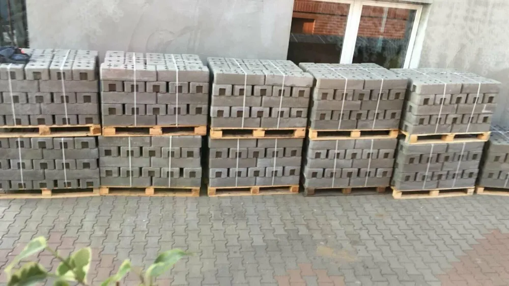 Opakowanie: 10 x krótki płot budowlany 2,2x2m ze stopkami i zaciskami