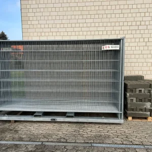 Zestaw 30 ogrodzeń budowlanych 345x200cm z ramą transportową - kompletne rozwiązanie do zabezpieczenia placów budowy i imprez