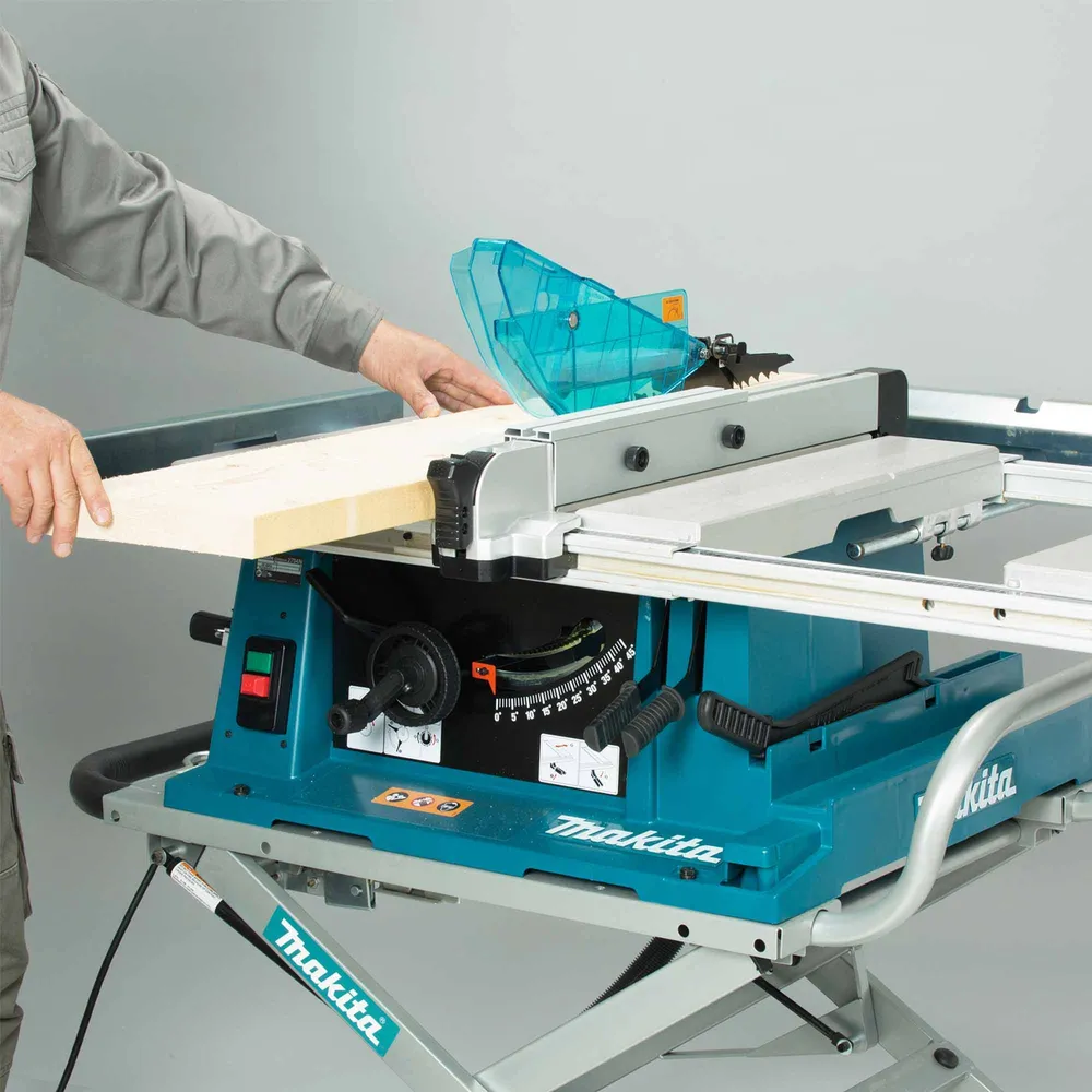 Pił stołowa Makita 2704N 1650W
