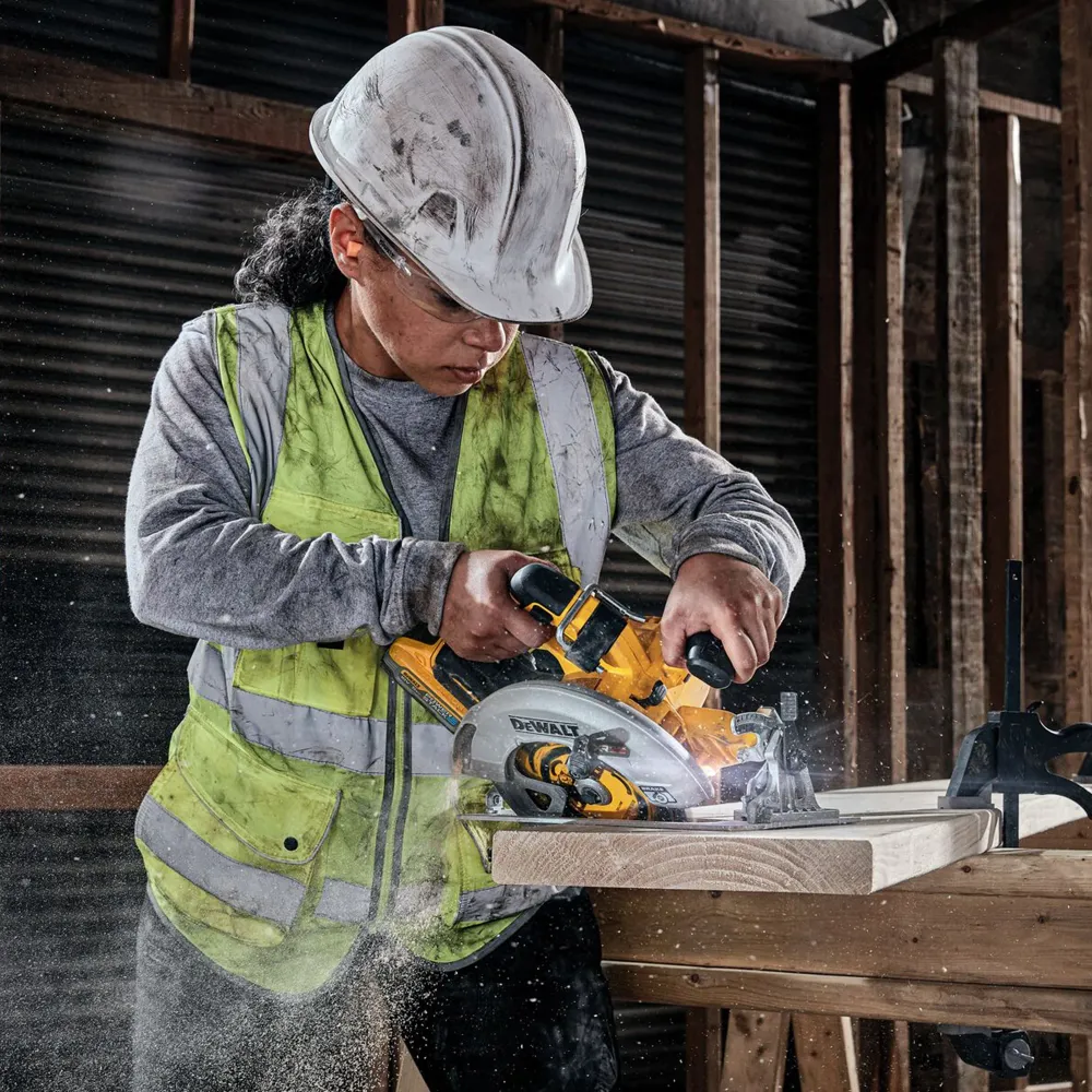 Pił tarczowa Dewalt DCS573H2T-QW 18 V 5 Ah