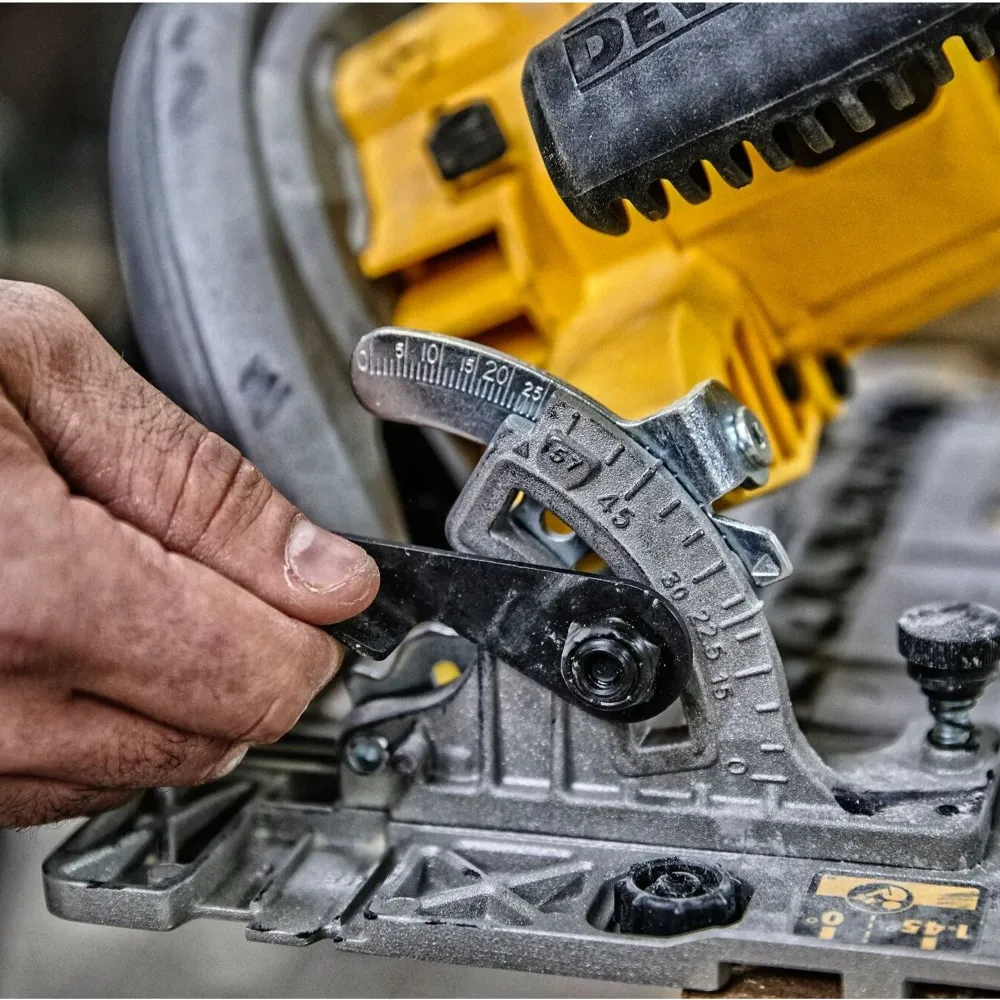 Pił tarczowa Dewalt DWE576K-QS 1600W
