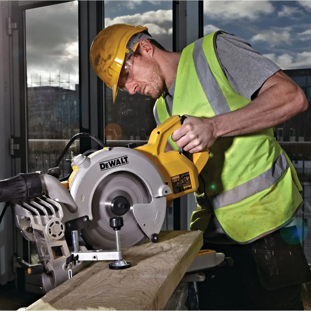 Pił ukosowa Dewalt DWS778-QS 1850W