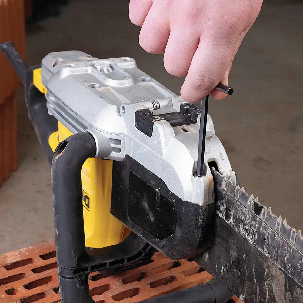Pił aligatorowa Dewalt DWE398-QS 1700W