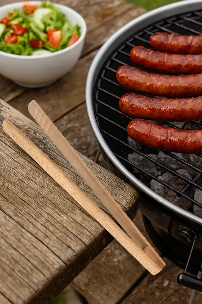 Szczypce do ogórków i grilla drewniane 25 cm – chwytak kuchenny BBQ
