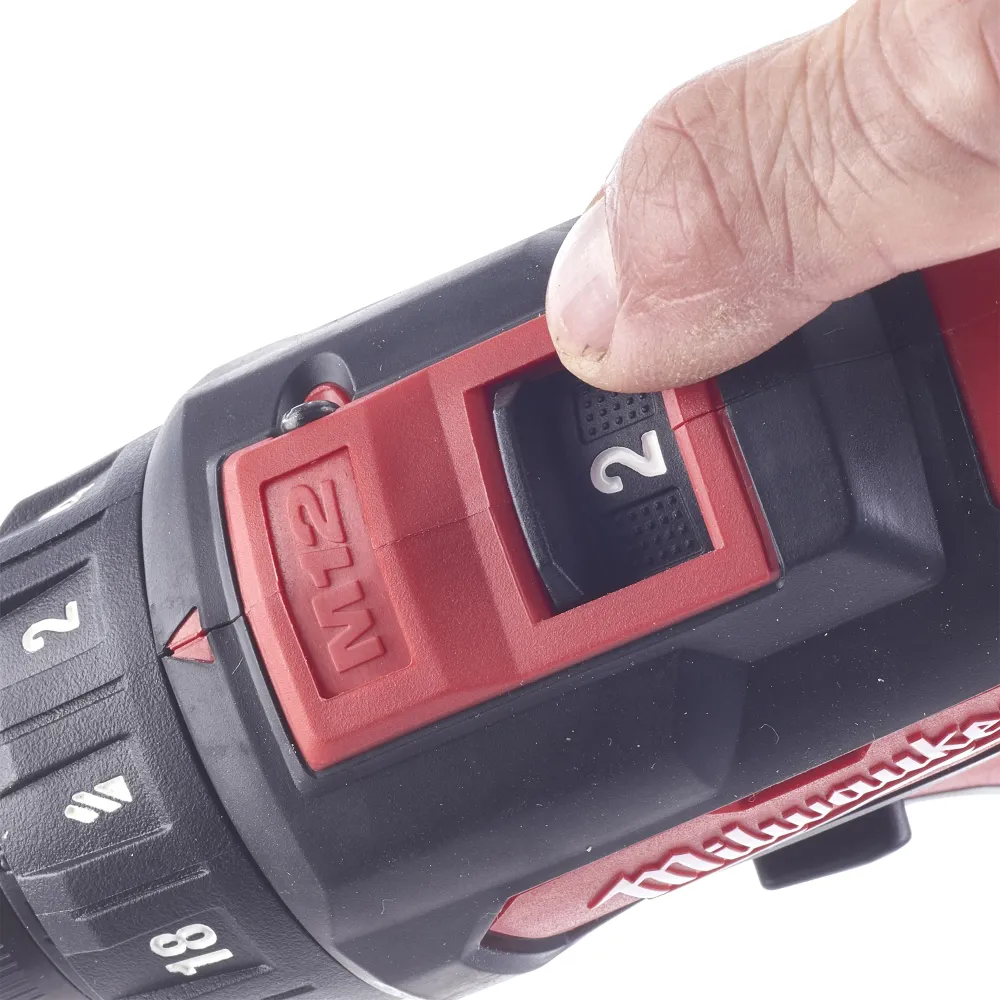 Wiertarko-wkrętarka akumulatorowa Milwaukee M12 BDD-153C 12 V 1,5 Ah