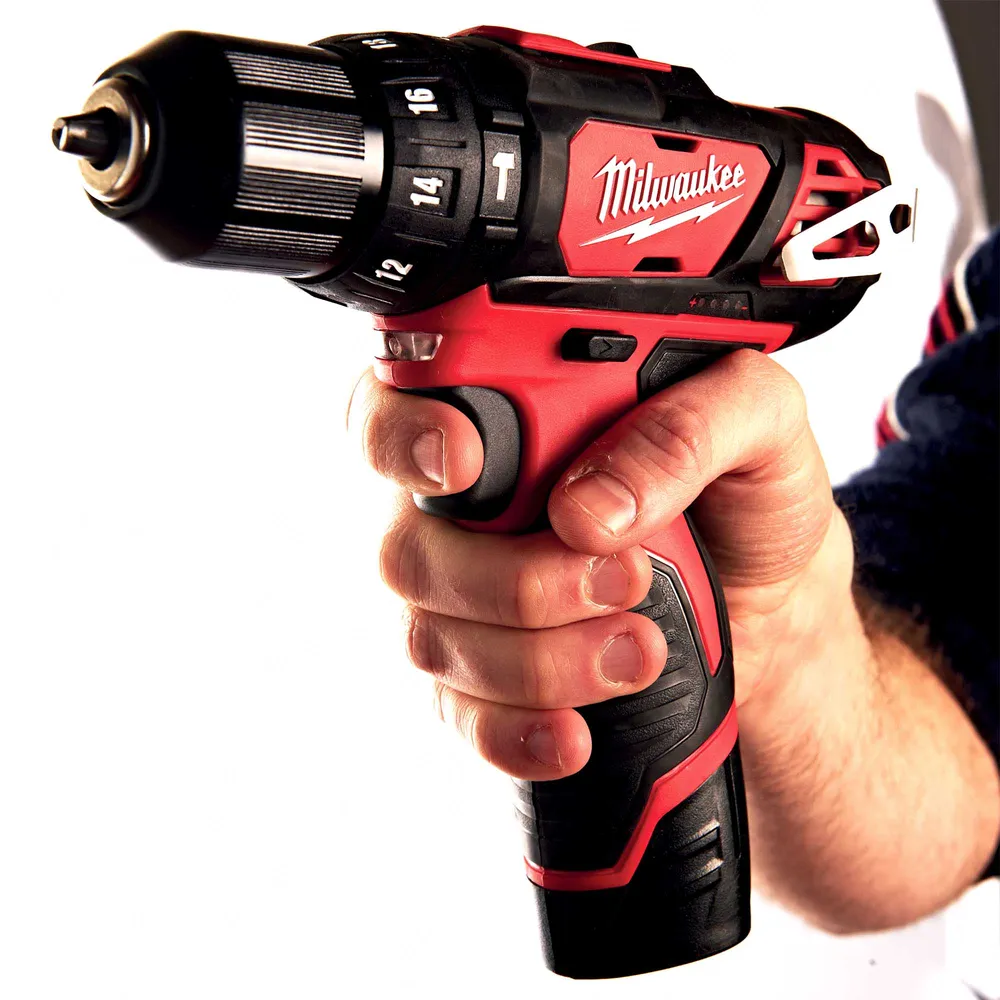 Wiertarko-wkrętarka Milwaukee M12 BPD-202C 12 V 2 Ah